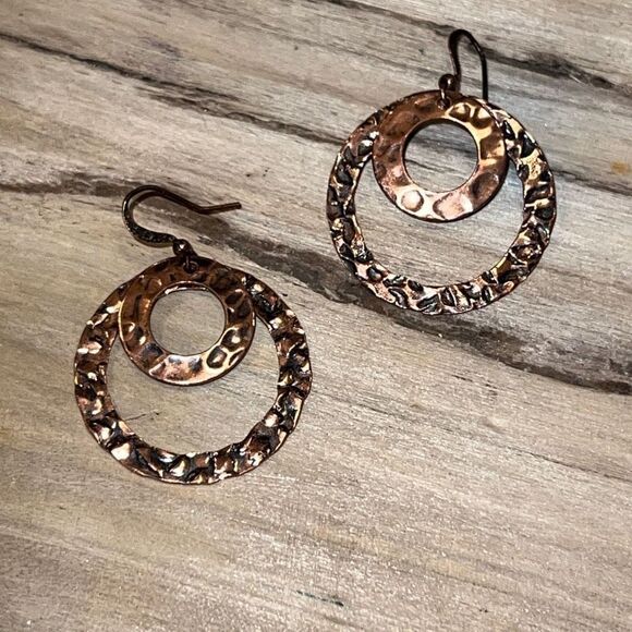 Hammered Double Rings Earrings Womens Copper Colored 11/2” drop Bohemian Classic - Picture 1 of 6